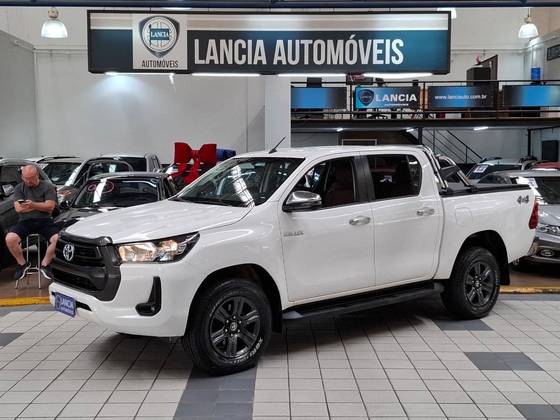 TOYOTA HILUX 2.8 D-4D TURBO DIESEL CD SR 4X4 AUTOMÁTICO